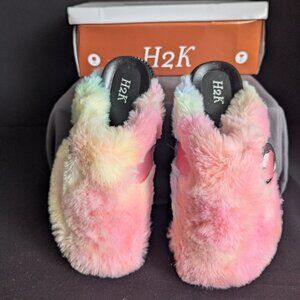 New H2K slippers Rainbow size 7